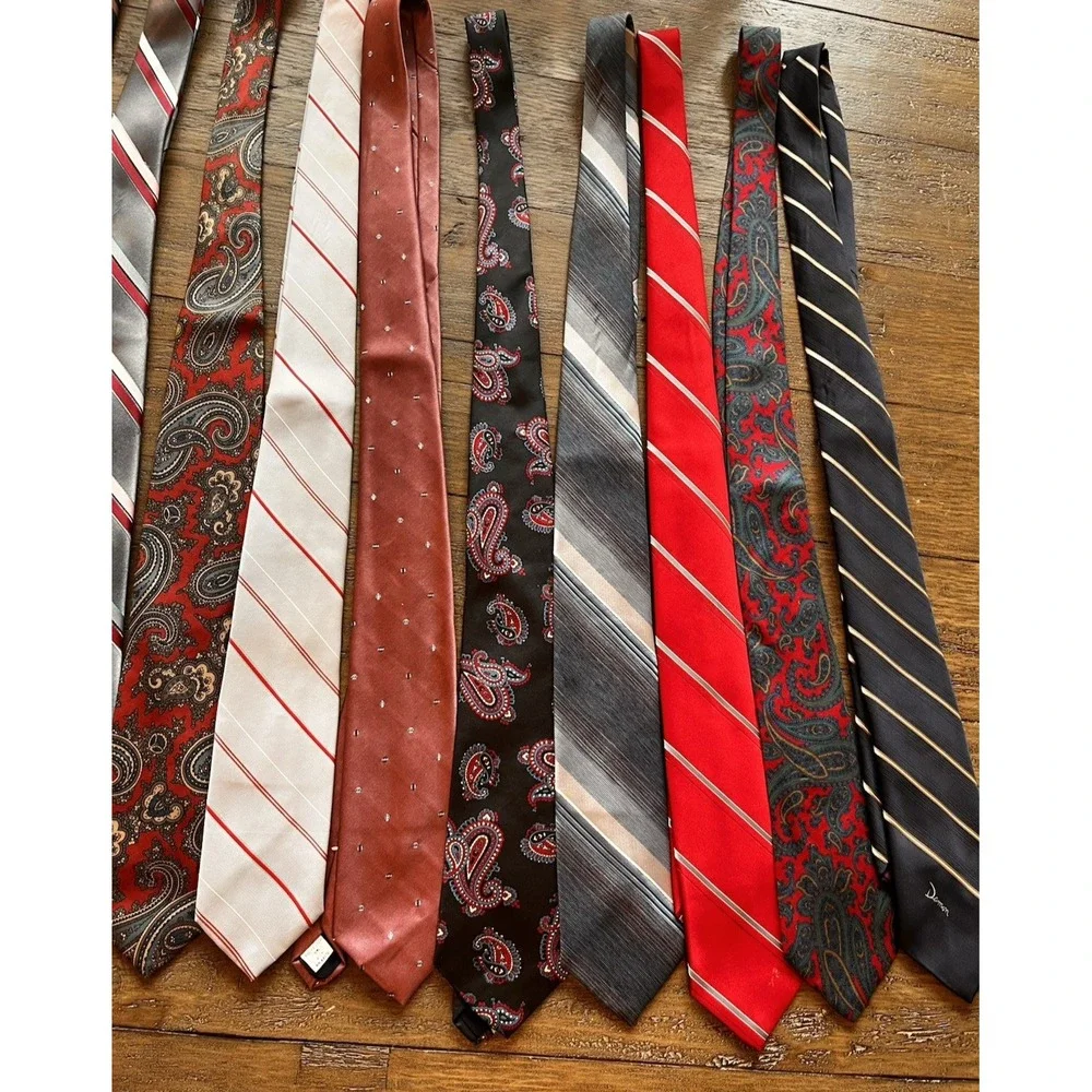 Vintage Mens Neck Ties LOT OF 22 - Van Heusen, Wembley, Damon & More Classic